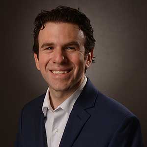 Eric Weintraub, an editor and writer for the USC Roski Eye Institute
