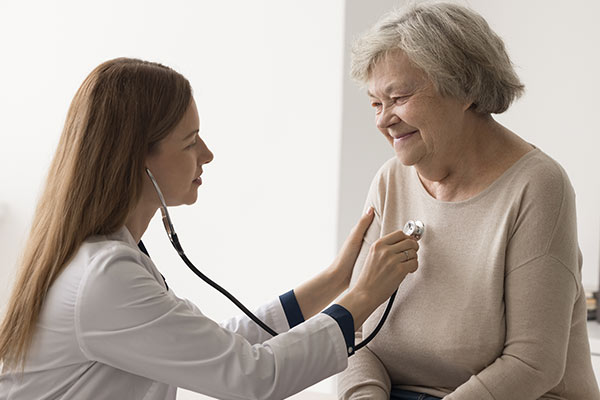 A woman gets treated for cardiomyopathy.